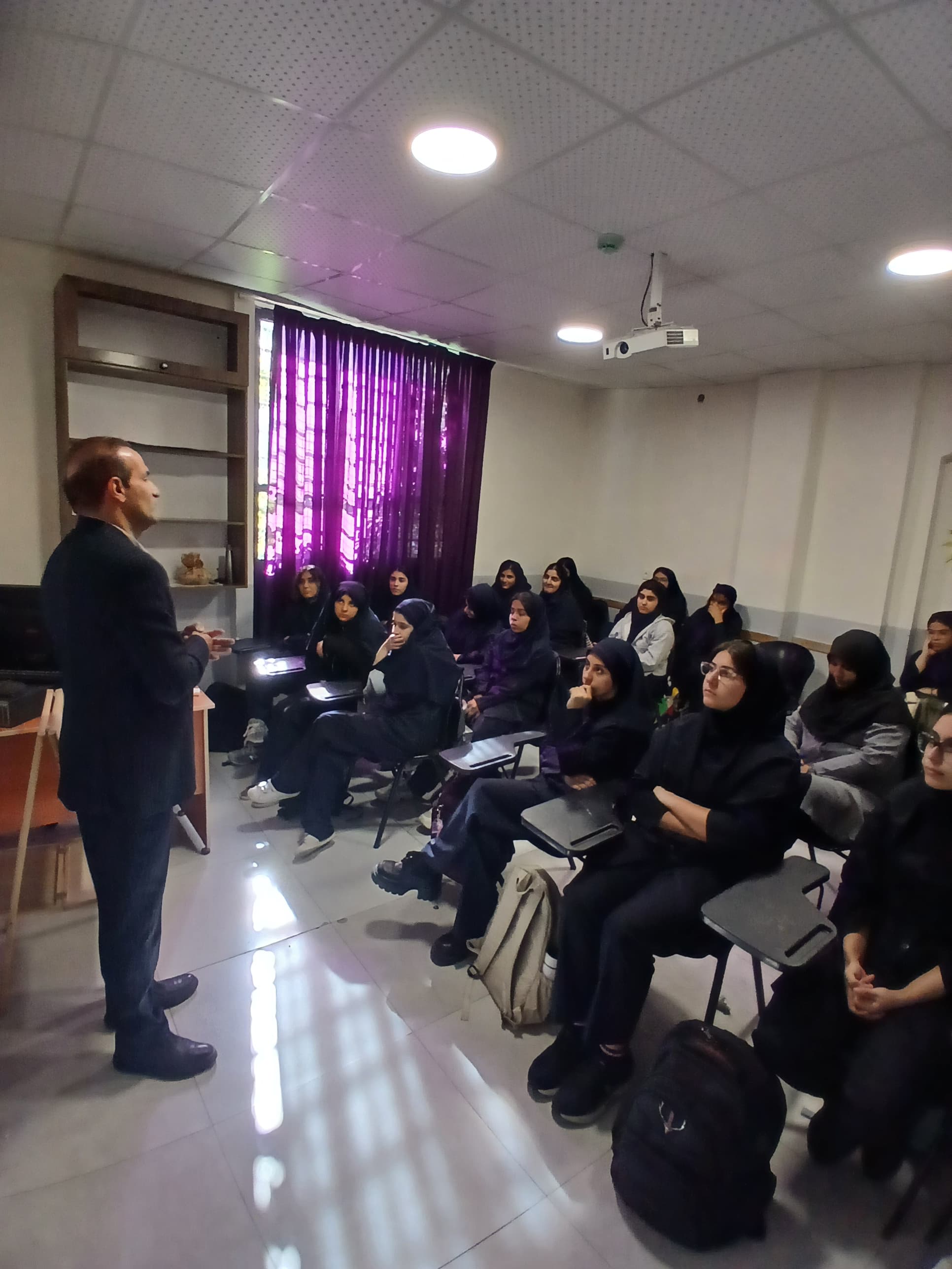 آینده ای بر پایه منطق سال تحصیلی 1405-1404