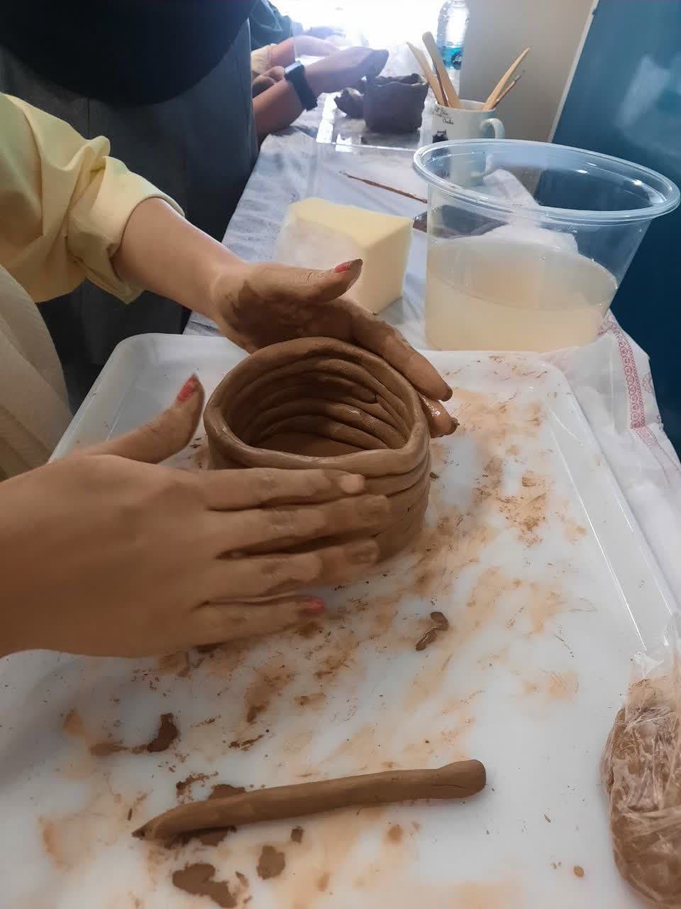 کلاس سفالگری و نقاشی روی سفال