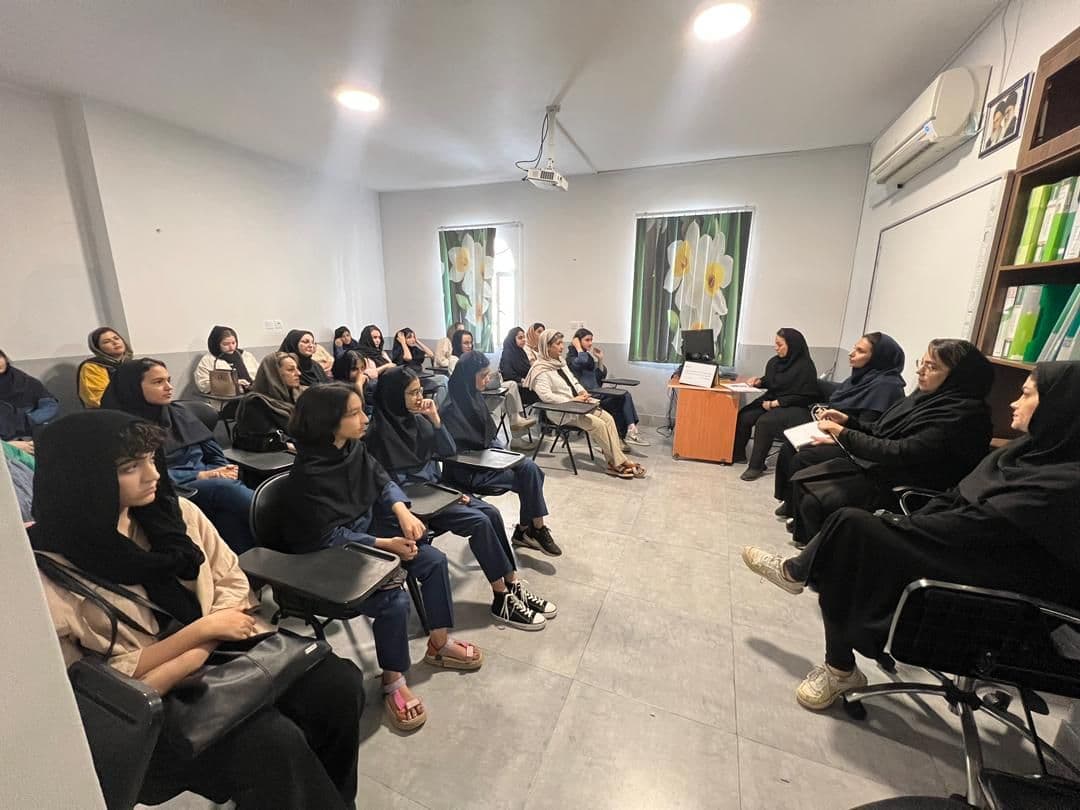 جلسه دیدار با اولیا و دانش آموزان به تفکیک پایه