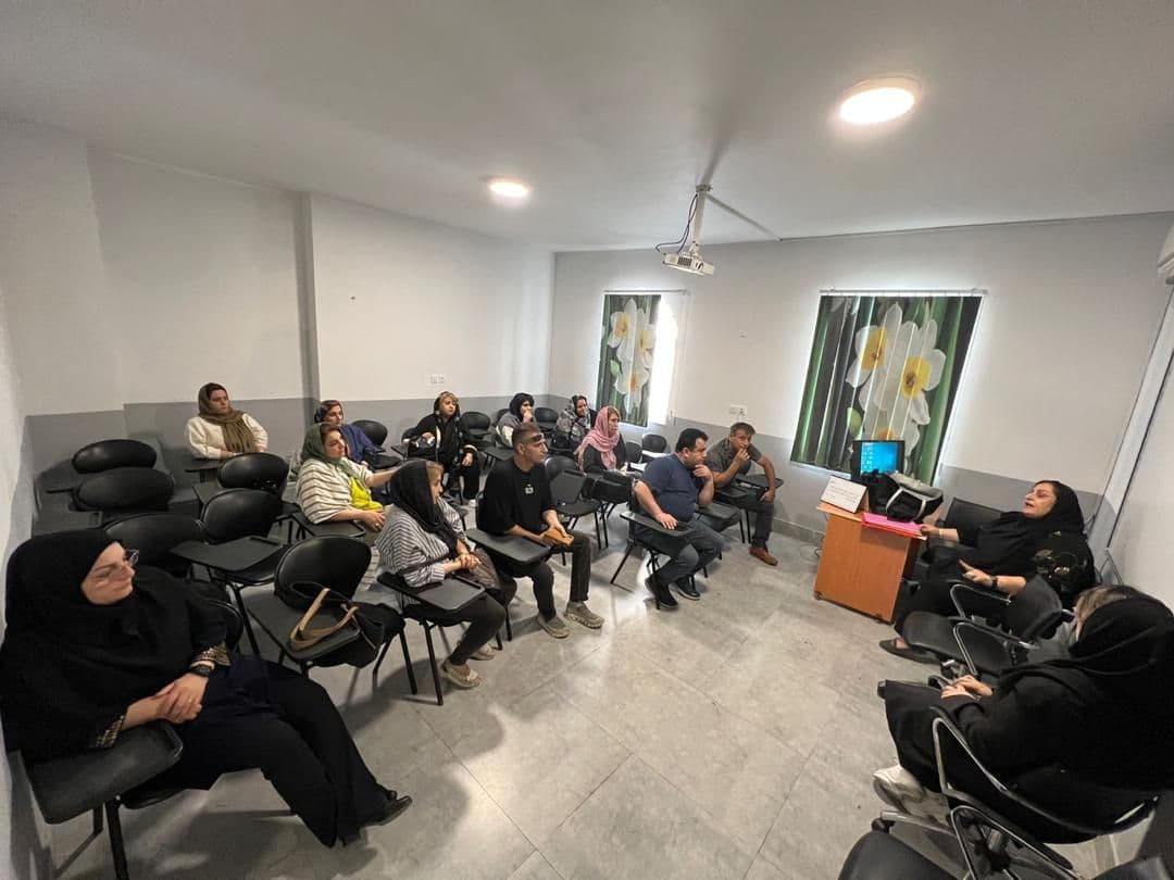 جلسه دیدار اولیای متقاضی سرویس با شرکت طرف قرارداد