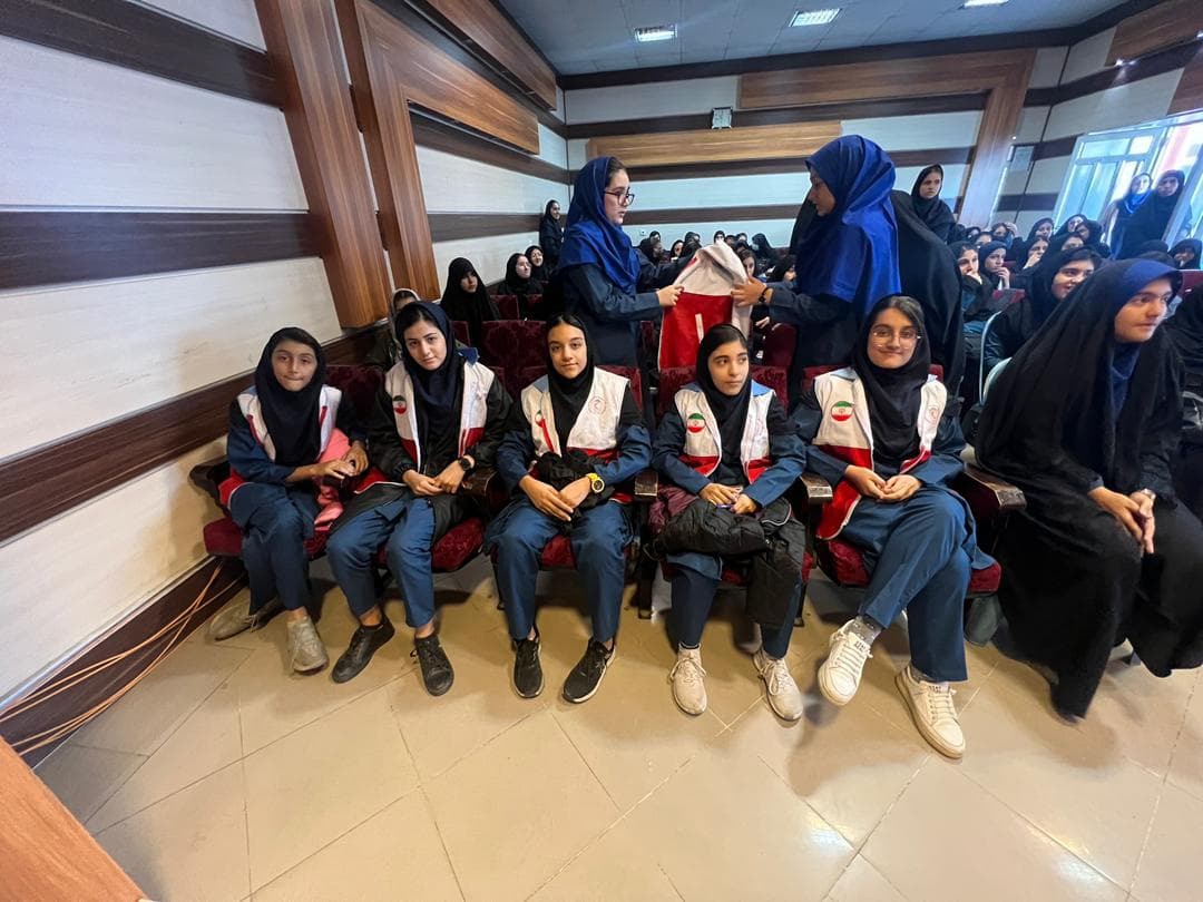 شرکت دانش آموزان هلال احمر در انتخابات شورای مجمع شهرستانی کانون دانش آموزی