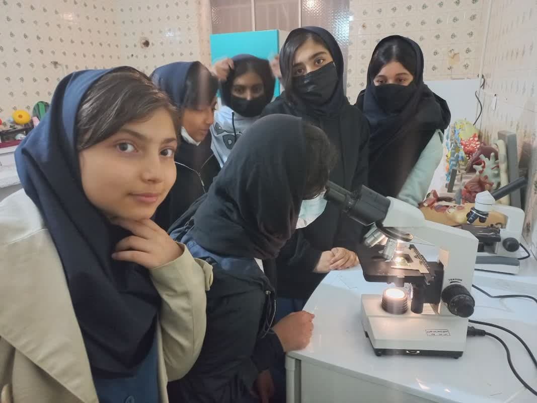 دبیرستان غیردولتی متوسطه اول شایستگان